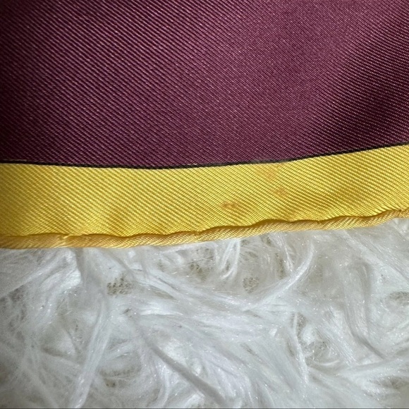 💎🔥Hermes silk scarf "LES ARMES DE PARIS 💎🔥 - Picture 8 of 11